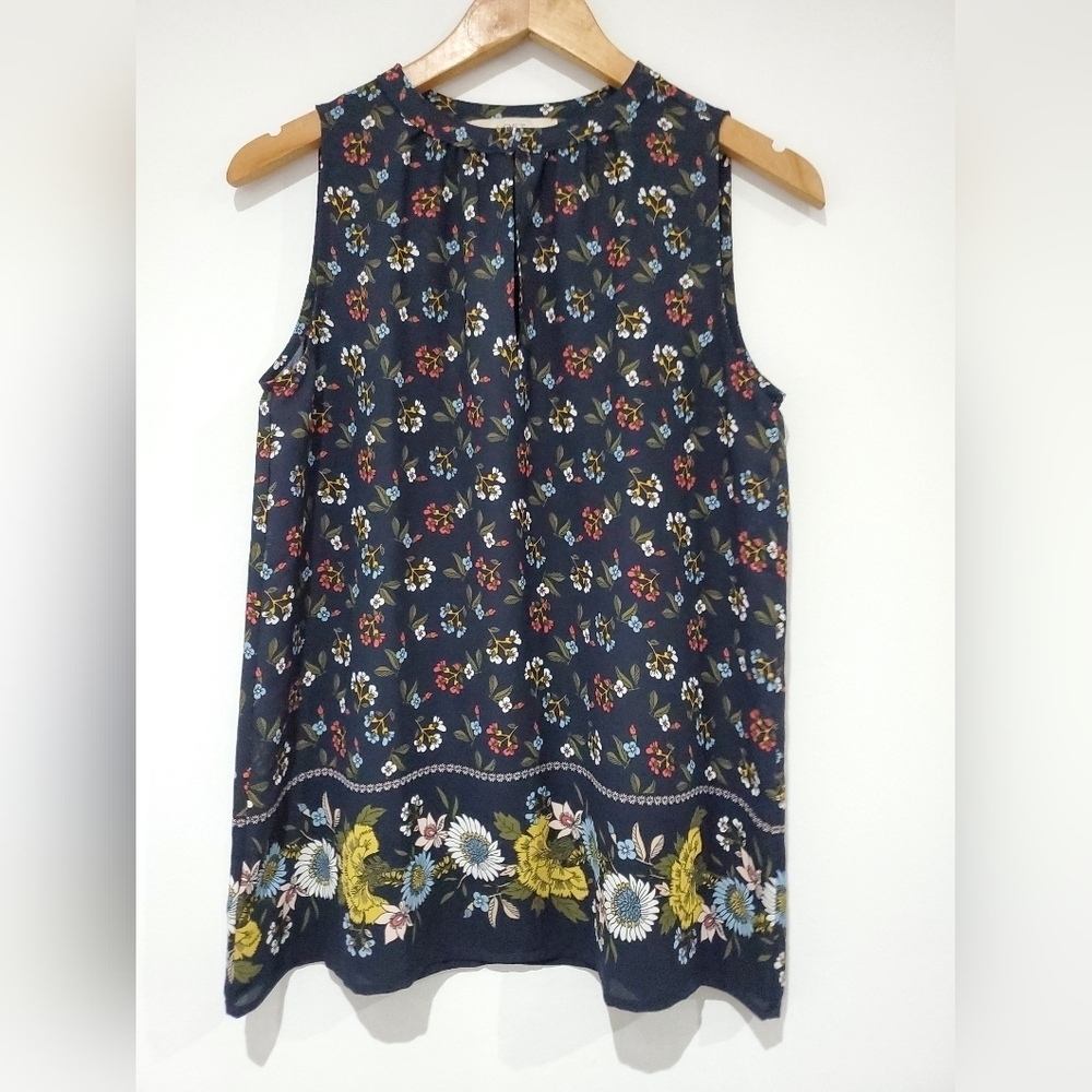 Loft Navy with floral sleeveless blouse size xs (oversize p2p 19.5")